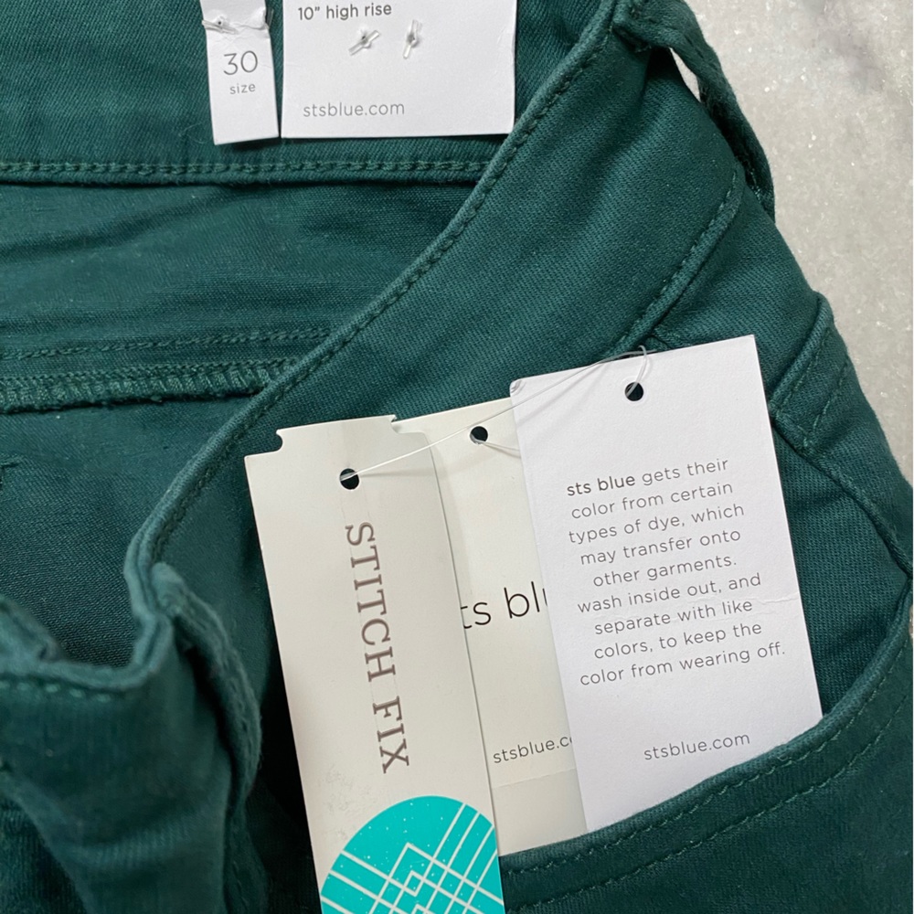 Faye high rise wide leg jeans 97% cotton 3% spandex. Emerald green